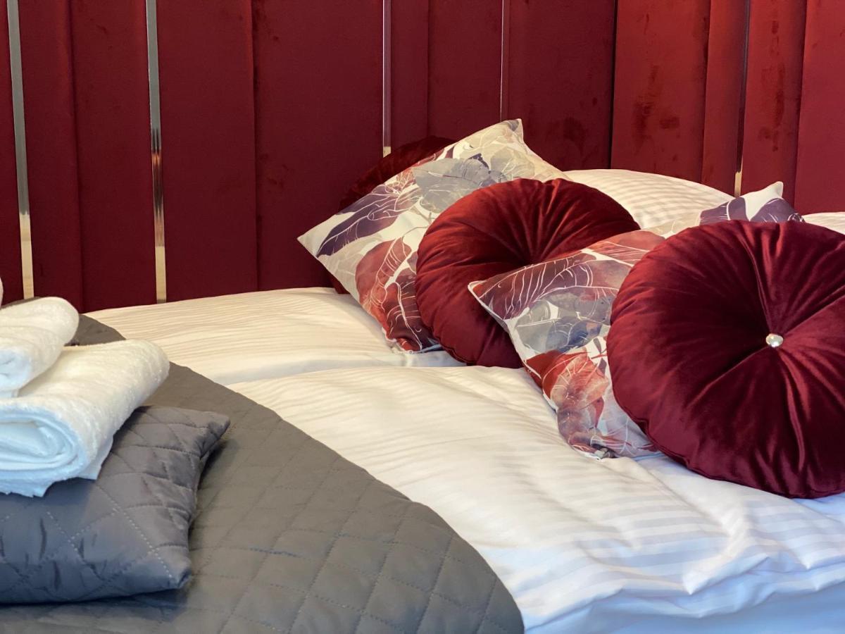 Family Sauna Apartments: Downtown Comfort With Private Wellness *